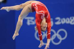 杜兰特状态火爆，欧冠四强战对阵达拉斯独行侠，广州队力争连胜(杜兰特35分太阳力克雷霆获5连胜)