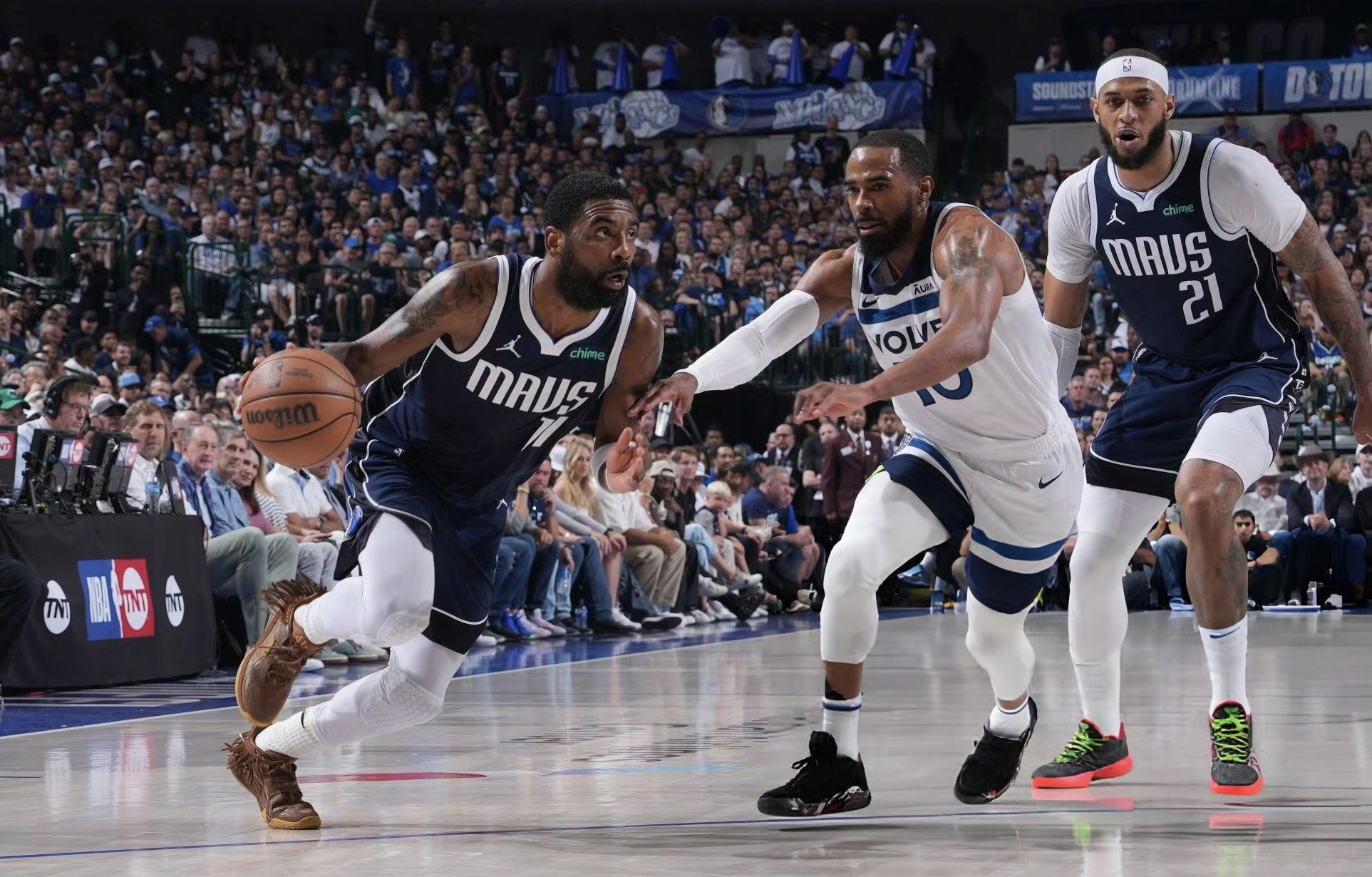 明尼苏达森林狼季后赛险胜休斯顿火箭,哈兰德砍下2记关键球,全场沸腾的简单介绍 明尼苏达森林狼季后赛险胜休斯顿火箭,哈兰德砍下2记关键球,全场沸腾的简单介绍