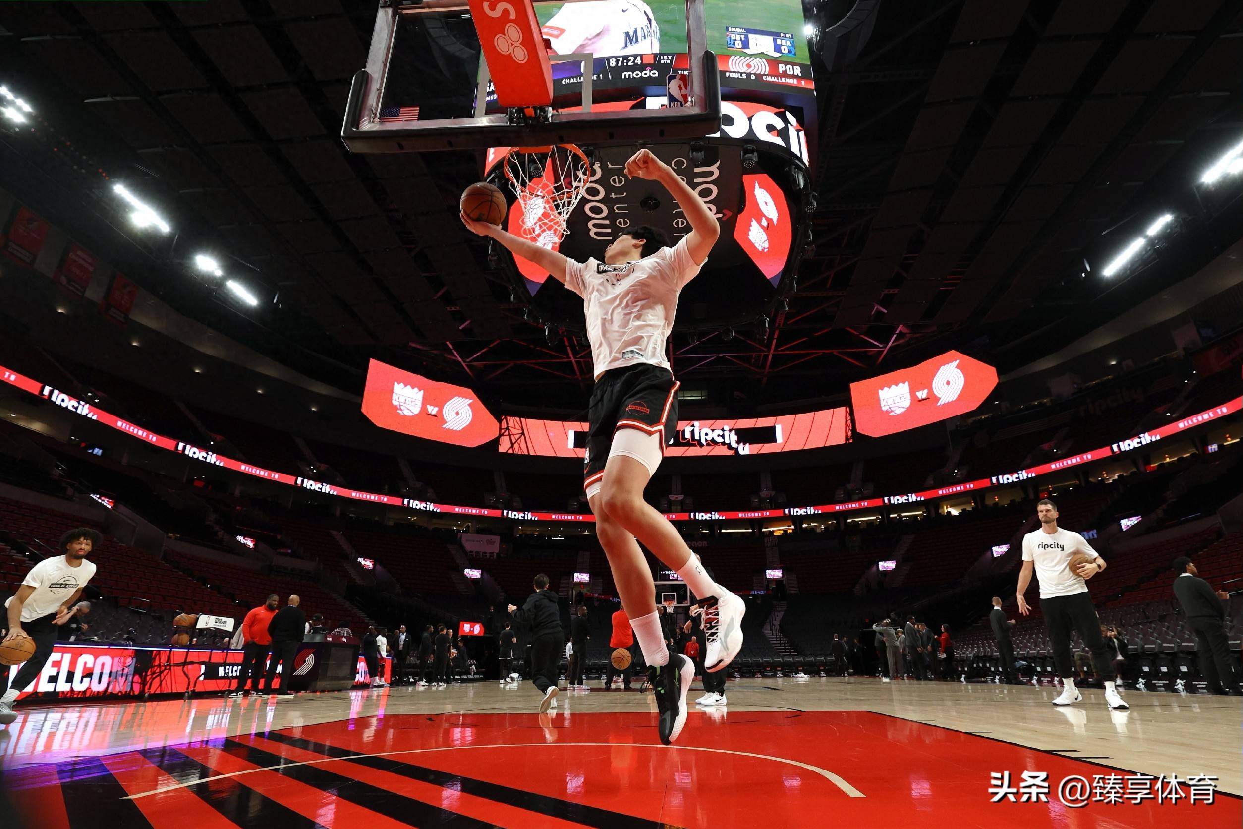 明尼苏达森林狼季后赛险胜休斯顿火箭,哈兰德砍下2记关键球,全场沸腾的简单介绍 明尼苏达森林狼季后赛险胜休斯顿火箭,哈兰德砍下2记关键球,全场沸腾的简单介绍